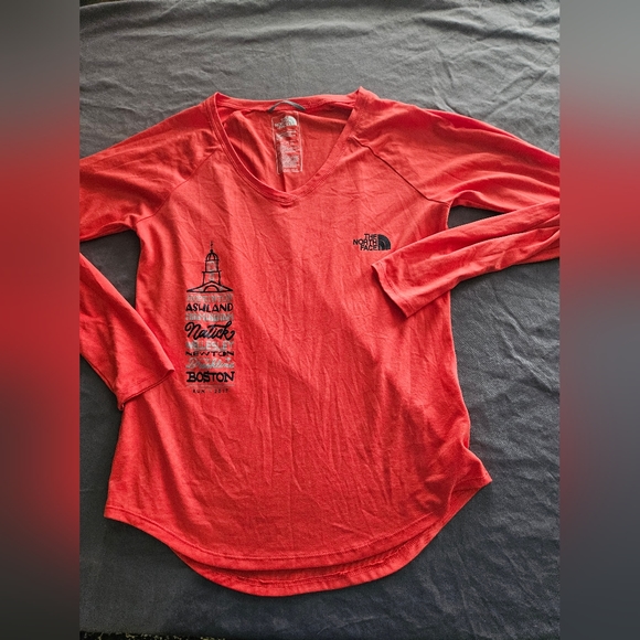 NORTH FACE ORANGE LONG SLEEVE WOMENS SHIRT 2017 BOSTON MARATHON SMALL - Picture 1 of 4